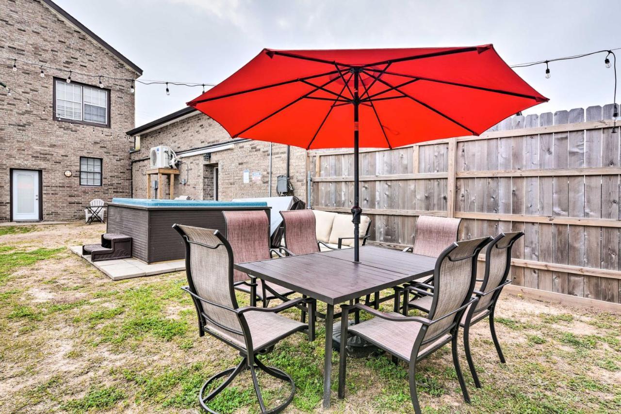 Beautiful Galveston Apt With Deck Less Than 3 Mi To Dtwn! 외부 사진