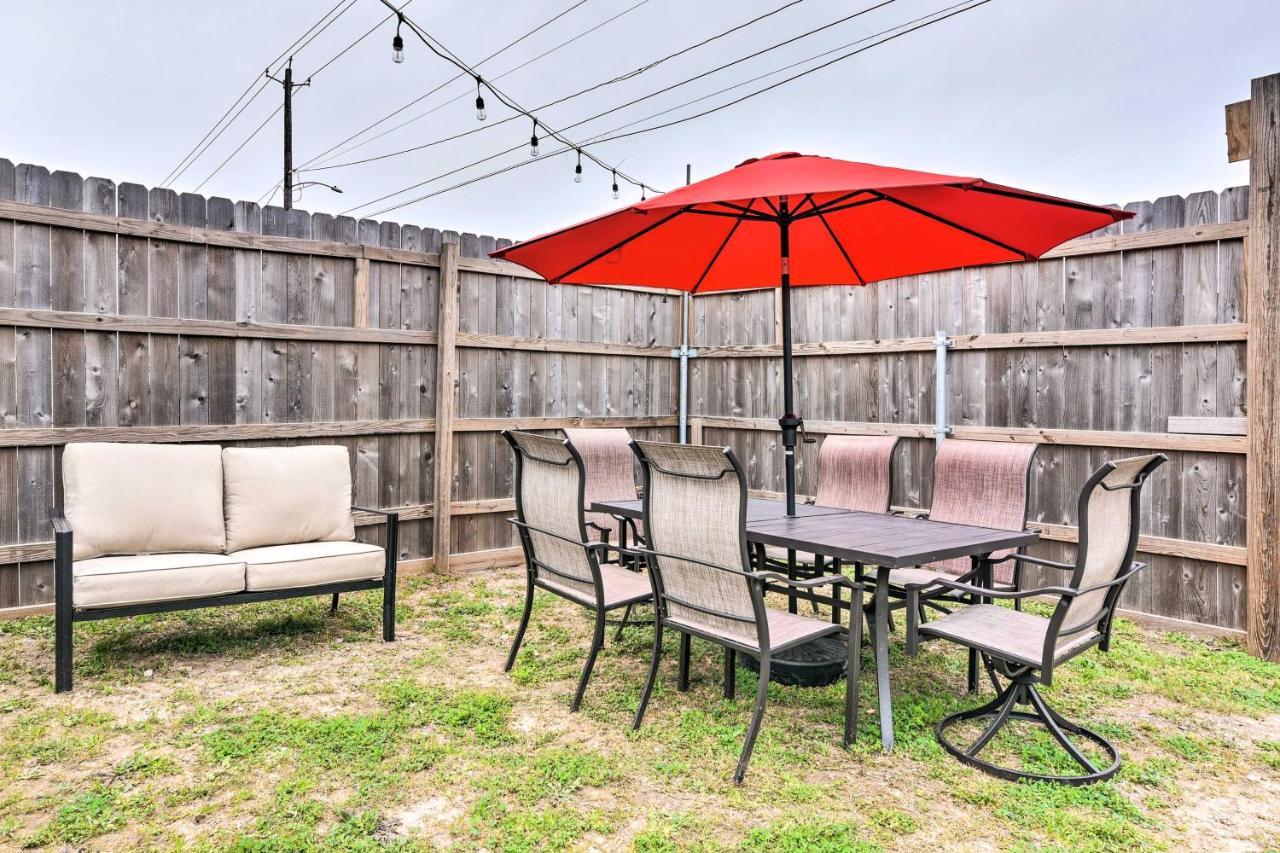 Beautiful Galveston Apt With Deck Less Than 3 Mi To Dtwn! 외부 사진