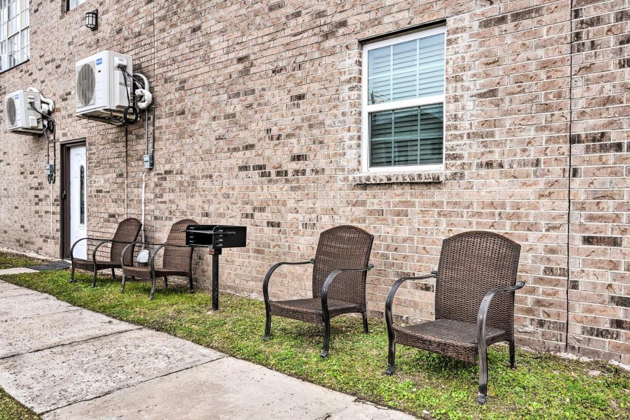 Beautiful Galveston Apt With Deck Less Than 3 Mi To Dtwn! 외부 사진