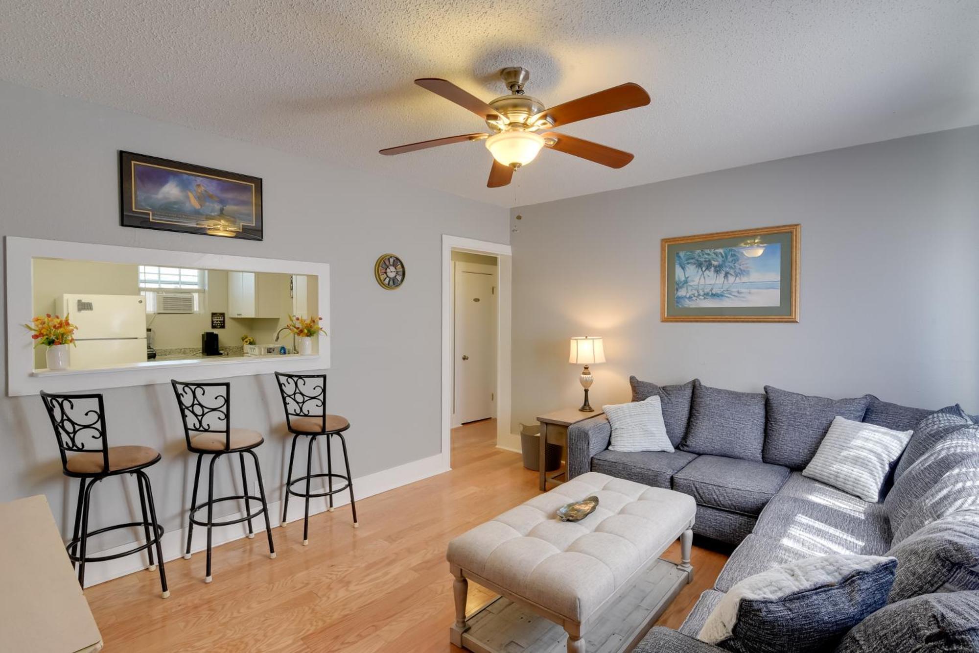 Beautiful Galveston Apt With Deck Less Than 3 Mi To Dtwn! 외부 사진