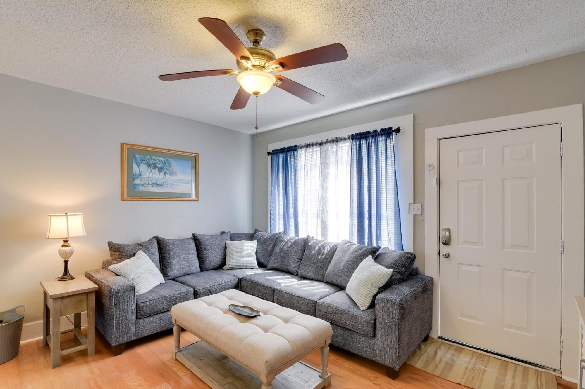 Beautiful Galveston Apt With Deck Less Than 3 Mi To Dtwn! 외부 사진