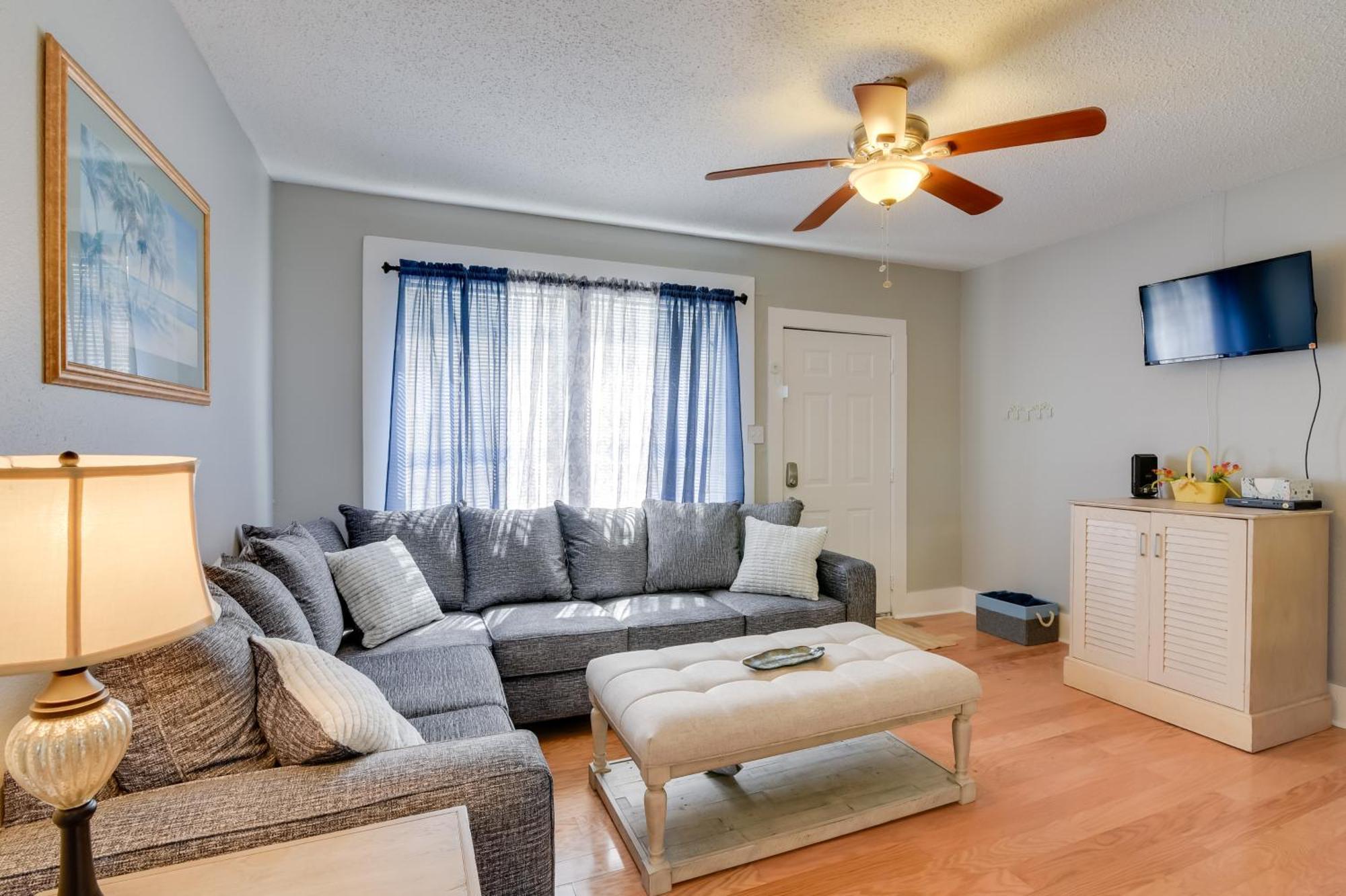 Beautiful Galveston Apt With Deck Less Than 3 Mi To Dtwn! 외부 사진