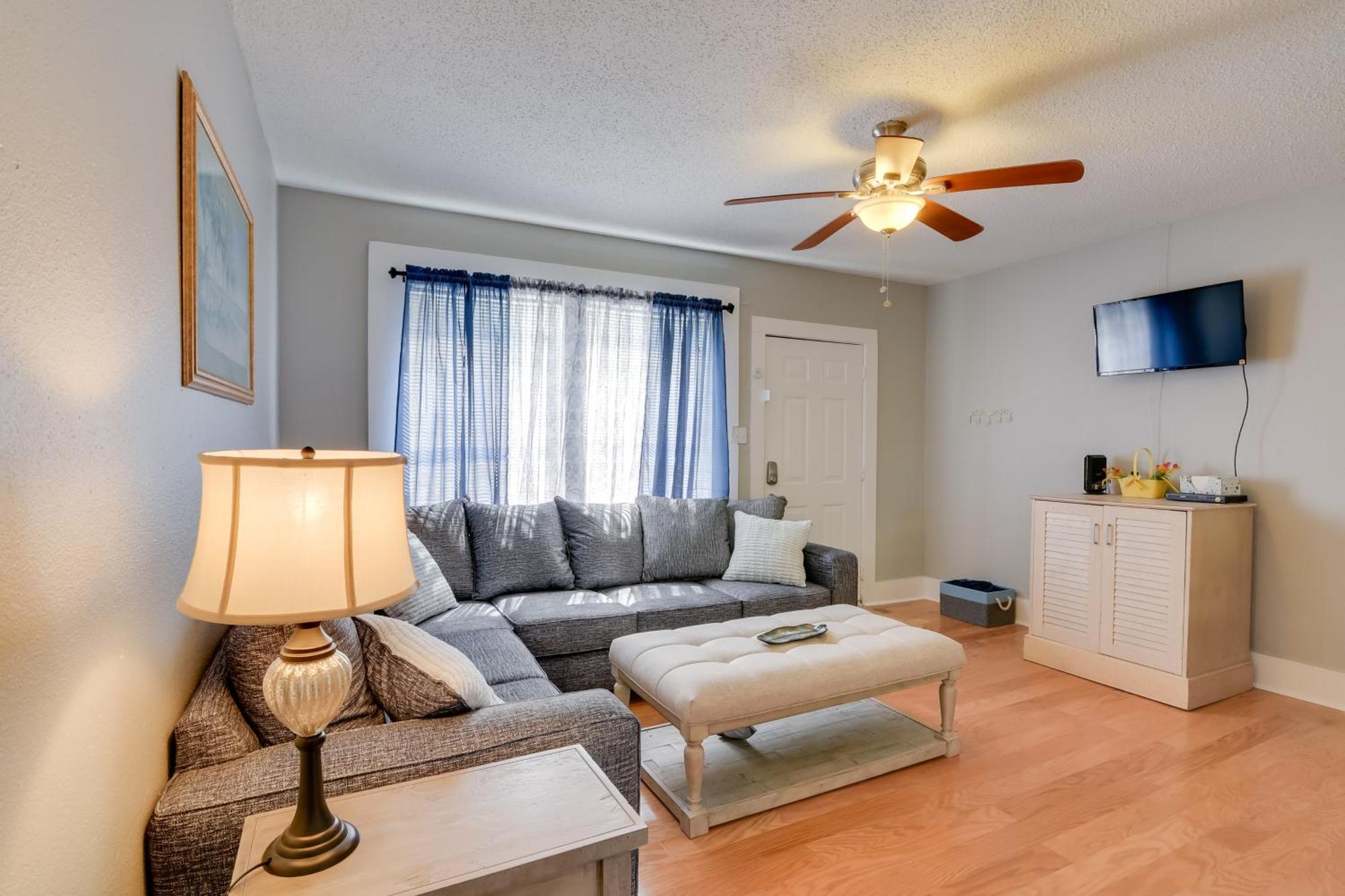 Beautiful Galveston Apt With Deck Less Than 3 Mi To Dtwn! 외부 사진